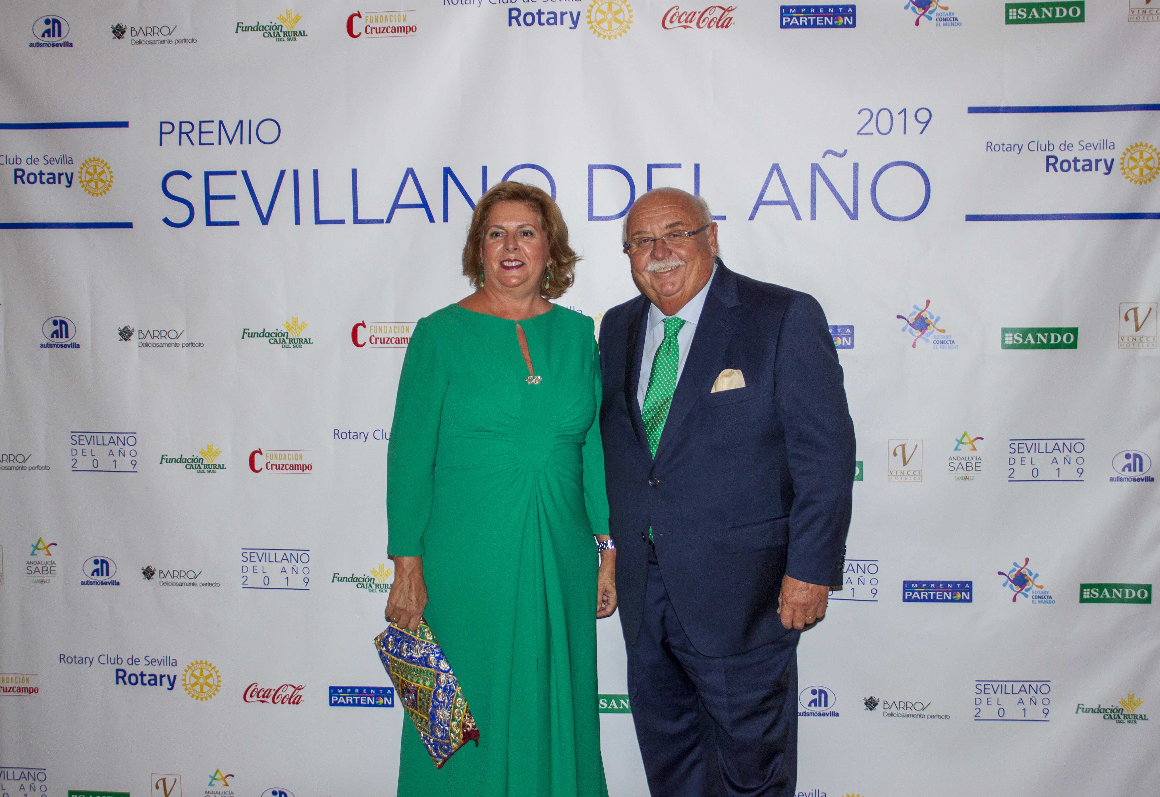 Cena Rotary Club 28-09. Premio al Sevillano del Año que recae en D. Antonio Pulido,presidente de la Fundación Cajasol