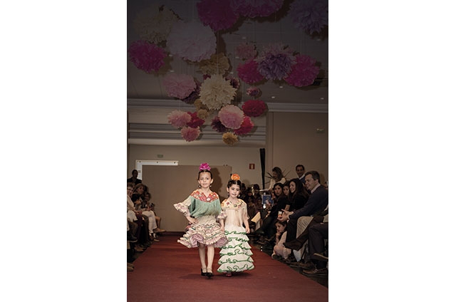 Desfile de moda flamenca de la firma Carmen Fitza beneficio de la asociación Provida y fondo Solidario realizado en el Club Zaudín