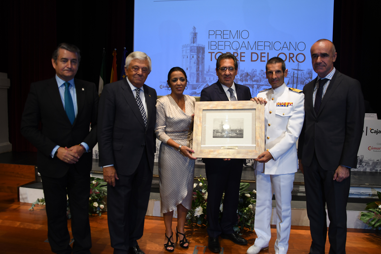 El Buque-Escuela Juan Sebastián Elcano recibe el Premio Iberoamericano “Torre del Oro”