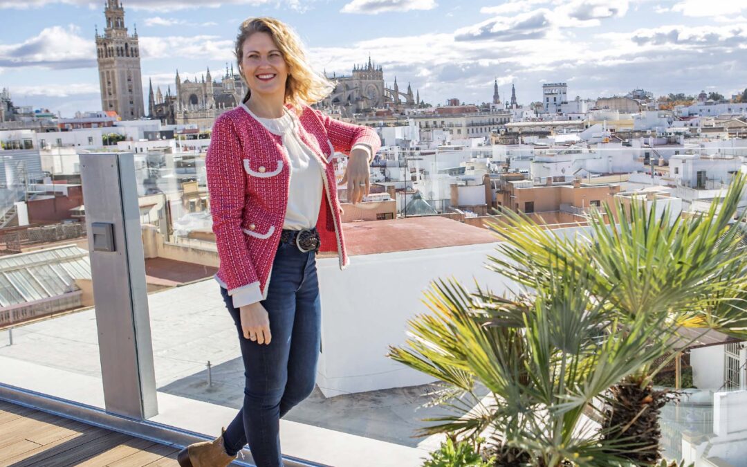 CRISTINA SORIA. PERIODISTA Y COACH. “CONOZCO GENTE QUE LE TIENE FOBIA A LOS BOTONES DE SU ROPA”
