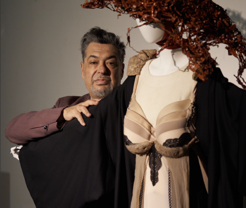 MANUEL FERNÁNDEZ. DISEÑADOR Y PRESIDENTE DEL FASHION ART INSTITUTE