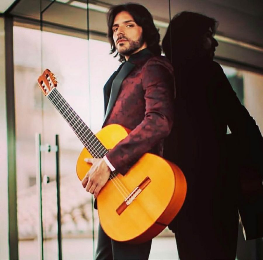 JUAN HABICHUELA, guitarrista flamenco. “El Flamenco tiene un público cada vez más exigente”