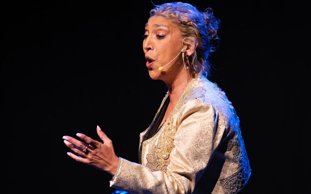 ESPERANZA FERNÁNDEZ, cantaora.