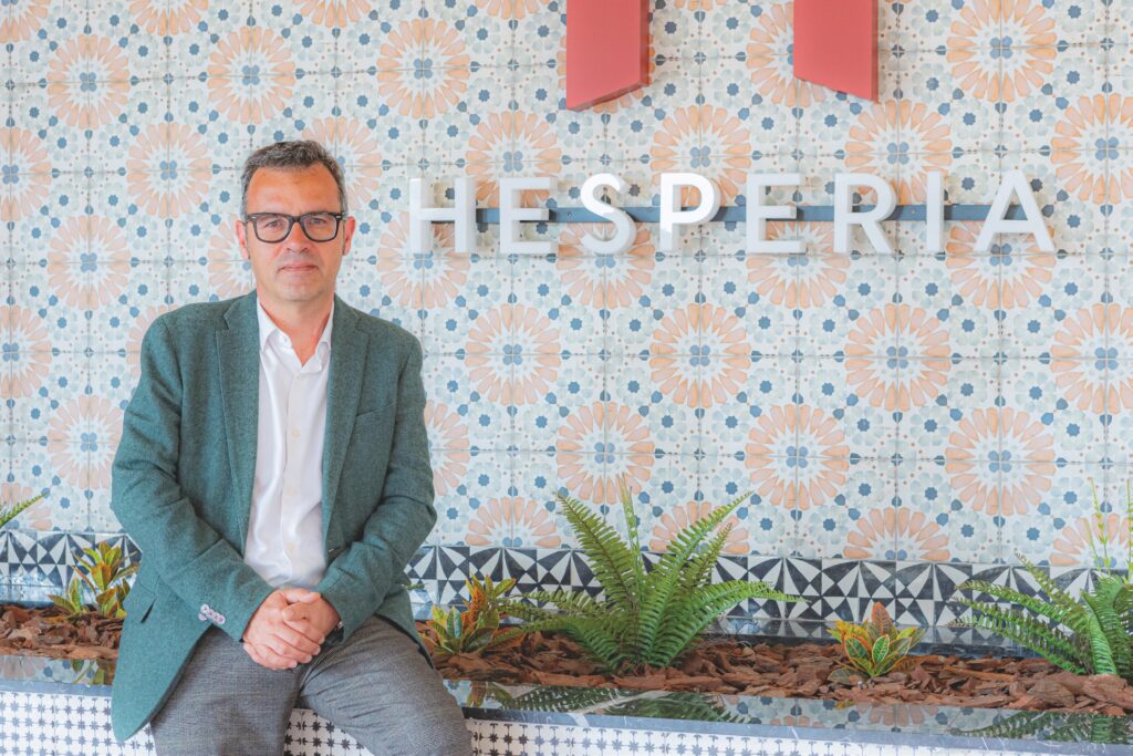 PEDRO GARCÍA, director general del hotel Hesperia Sevilla: “Queremos abrir el hotel al cliente local con eventos que respiren alma sevillana”