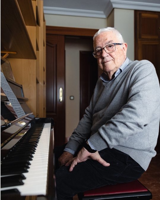 ABEL MORENO. TENIENTE CORONEL Y MÚSICO: “YO HICE MI PRIMERA MARCHA AQUÍ EN SEVILLA”
