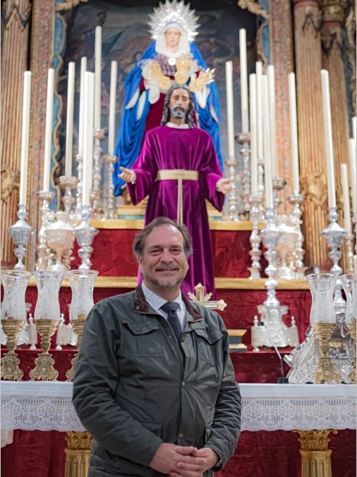 MANUEL CUVILLO. HERMANO MAYOR DE LA HERMANDAD DE LA REDENCIÓN: “SOMOS UNA HERMANDAD CON HUMILDAD Y CON LAS MANOS ABIERTAS”